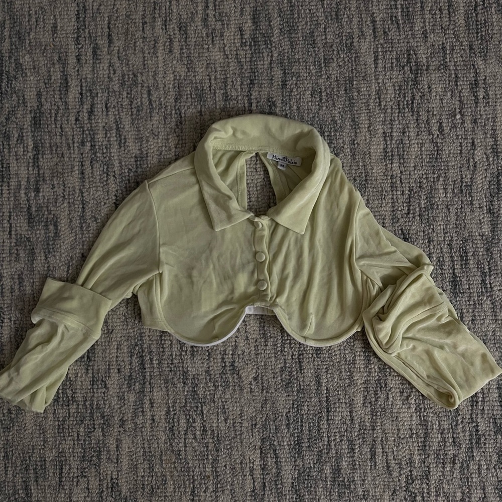 MIRROR PALAIS BUTTER YELLOW LONG SLEEVE CROP - Picture 2 of 3